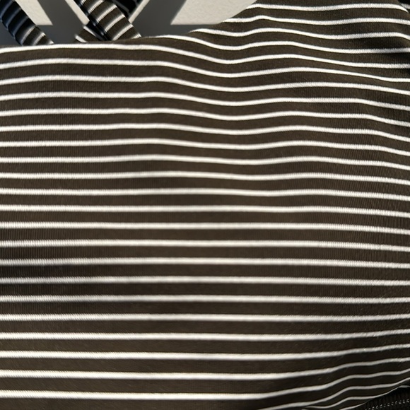 Lululemon Energy Sport Bra - Size 2 - Like New!! - Picture 2 of 4